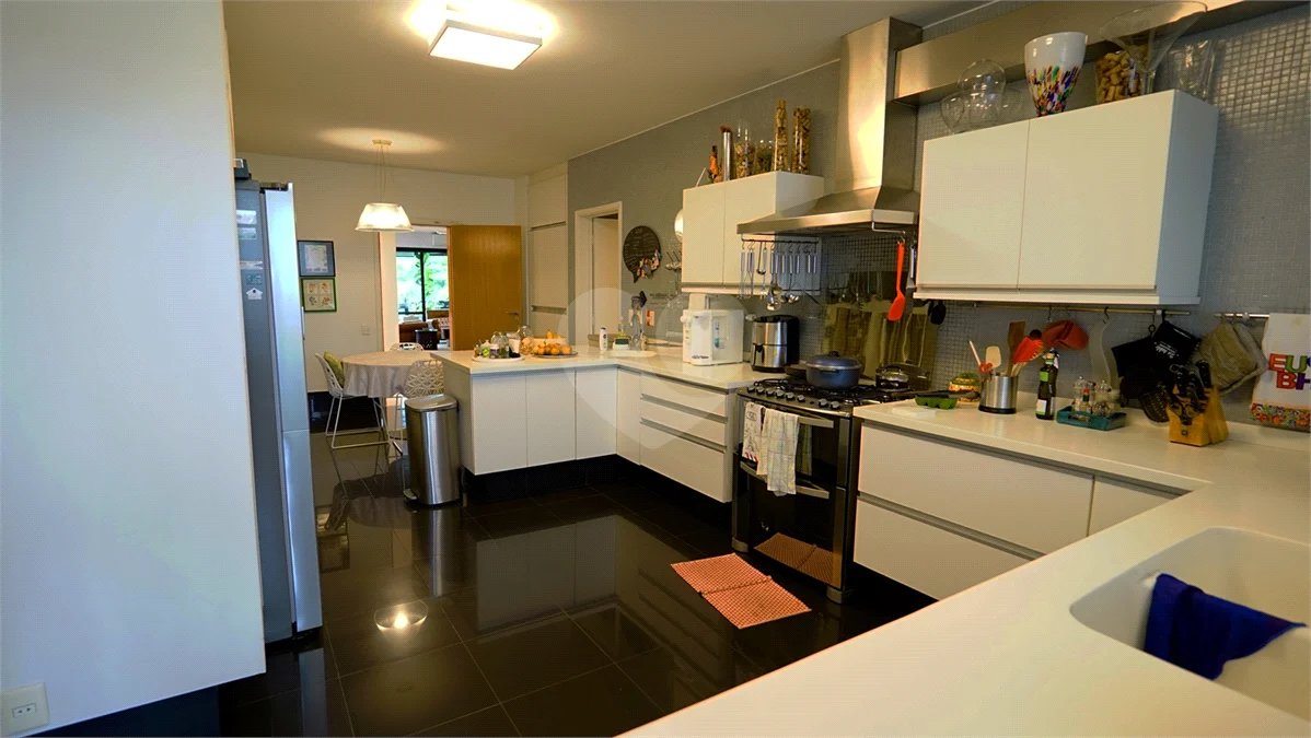 Apartamento à venda com 4 quartos, sendo 3 suítes, em Santo Amaro, São Paulo, SP