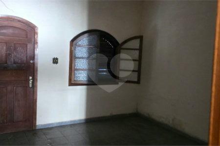 Casa antiga a venda