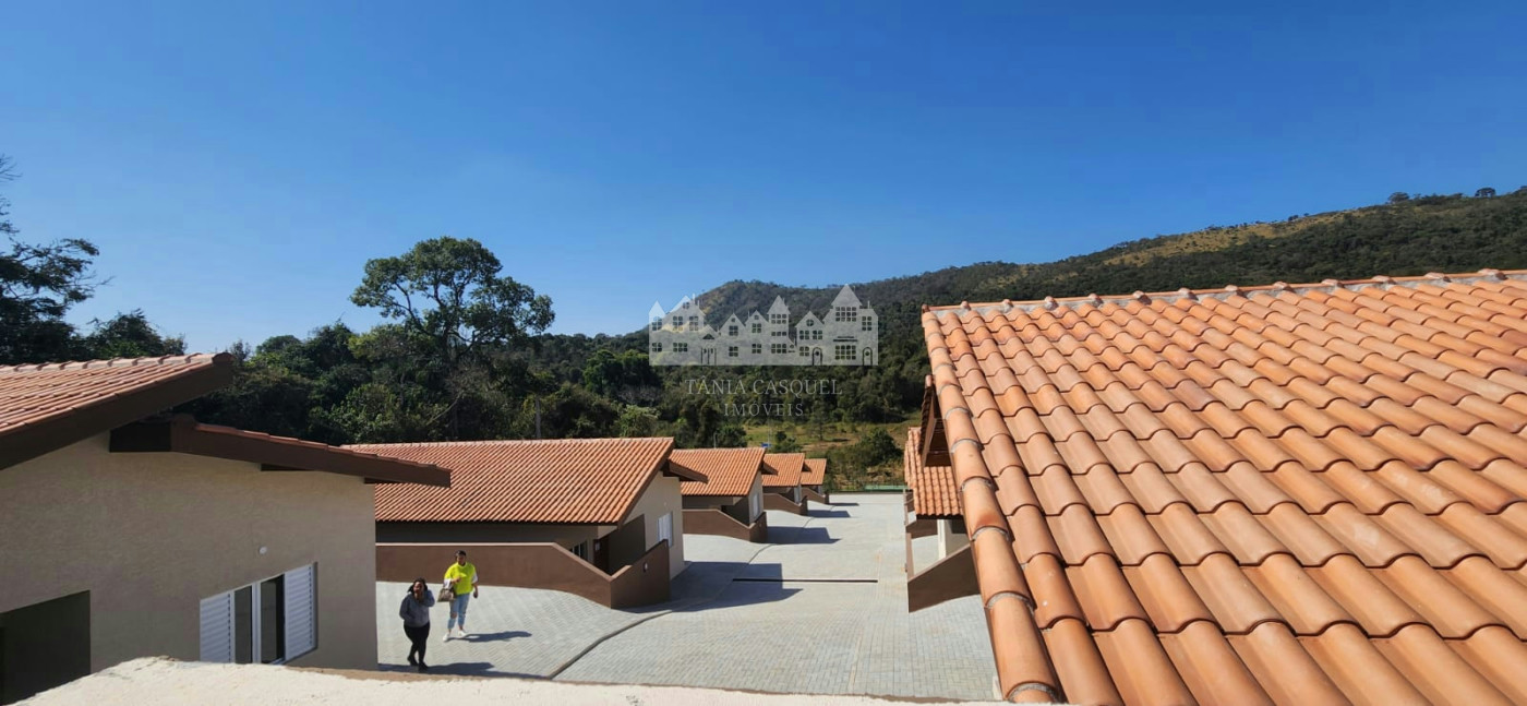 Casa à venda ou para alugar com 2 suítes no condomínio Serra Verde, Atibaia - SP