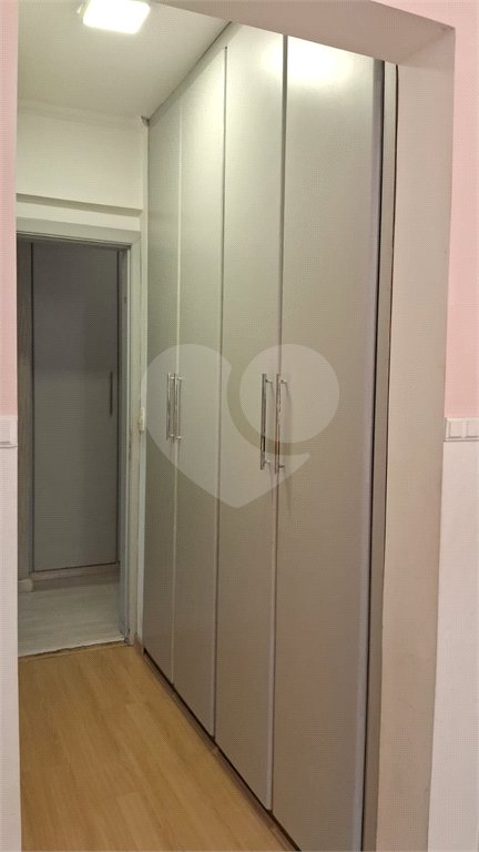 Apartamento a venda na Aclimação com 4 dormitórios e 2 vagas.