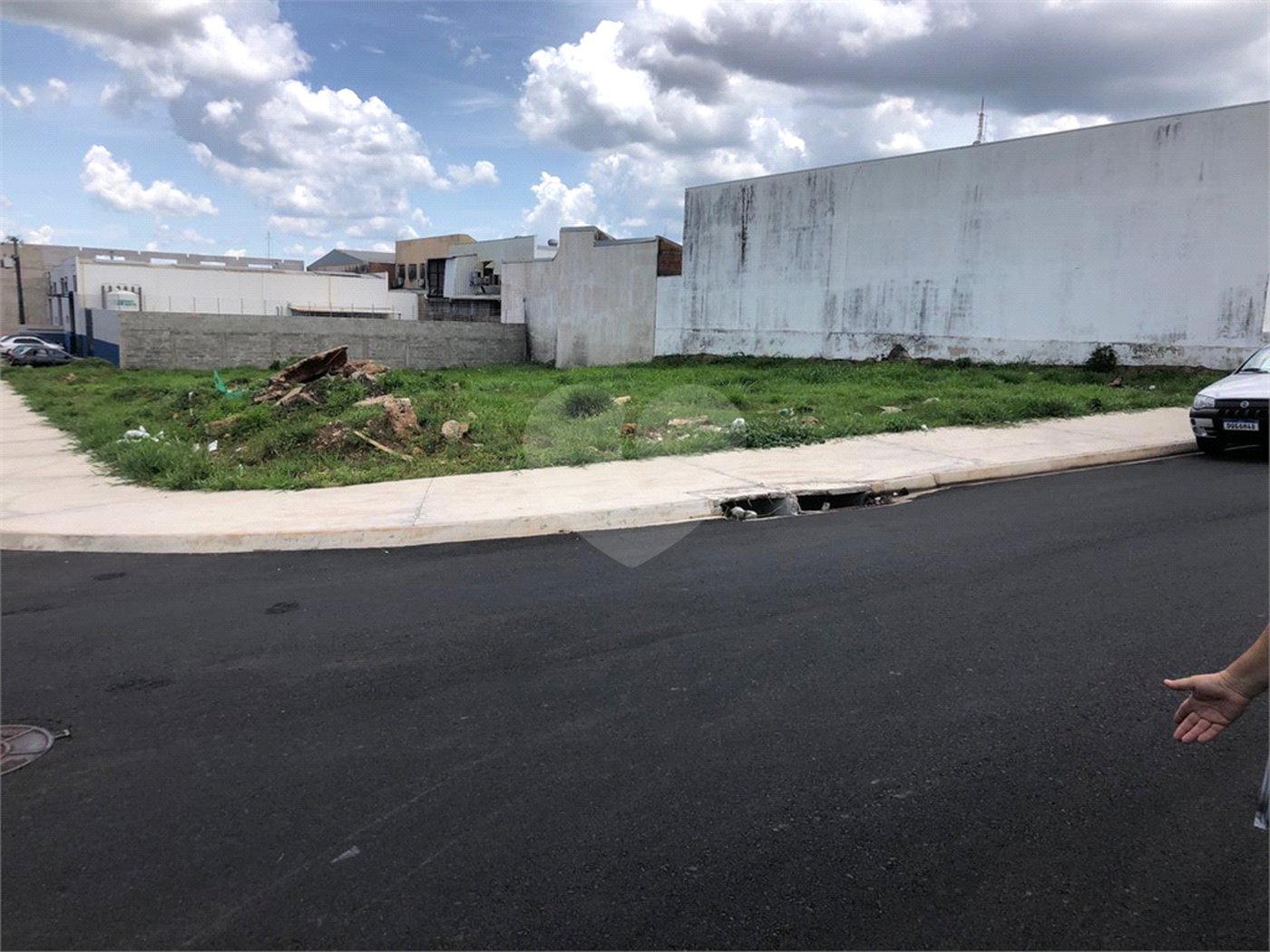 Terreno de 1.322,60 m² a 150 m da Av. Getulio Vargas