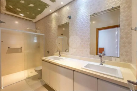 Casa Térrea à venda com 3 quartos, sendo 1 suíte, em Interlagos, São Paulo, SP