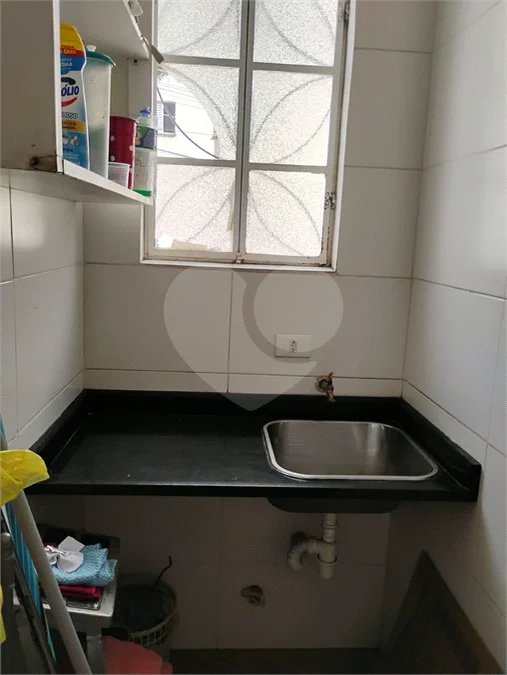 Vende-se sobrado de 3 andares na Vila Santa Catarina