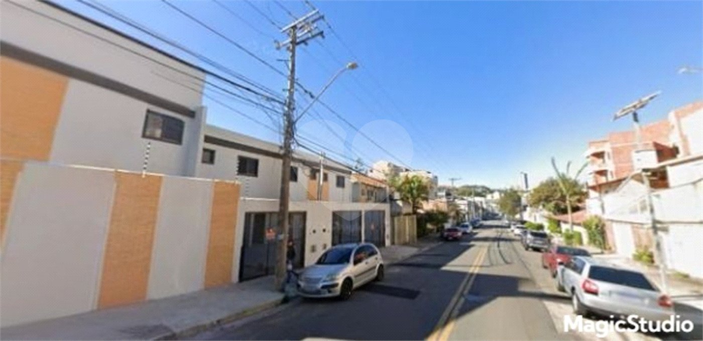 Sobrado com 194m² , 3 dormitórios , sendo 1 suíte , 4 vagas , à venda na Vila Pires , em Santo André.
