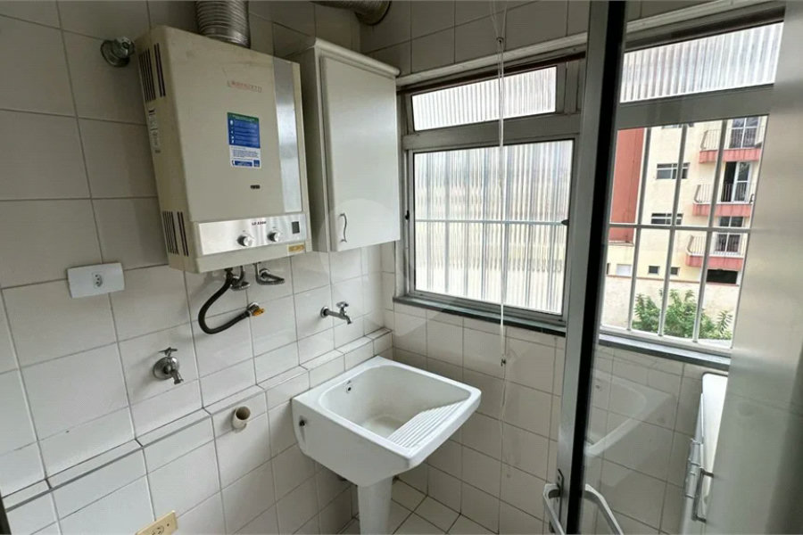 Apartamento 2 quartos (1suíte) 1 vaga na rua Piracema próximo a Saint Tropez