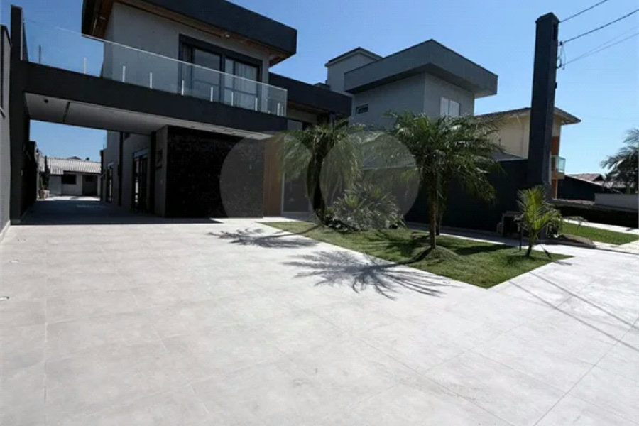Casa à venda com 7 quartos, sendo 6 suítes, em Morada da Praia, Bertioga, SP