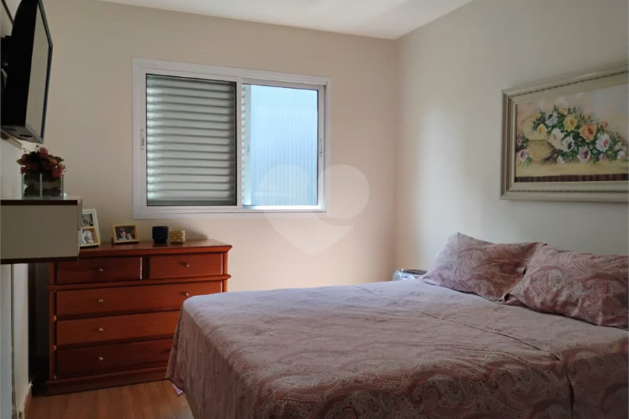 Vende-se apartamento no Jardim Aeroporto com 03 dormitórios