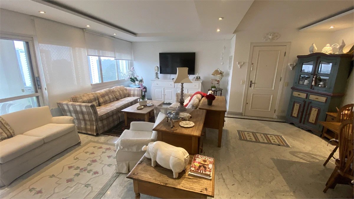 Apartamento à venda com 4 quartos, sendo 1 suíte, em Alto da Boa Vista, São Paulo, SP