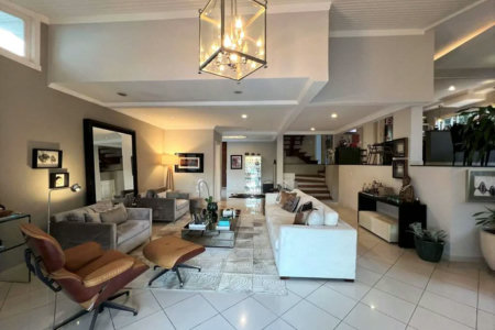 Casa à venda com 4 suítes em Vila Santo Antônio, Cotia, SP
