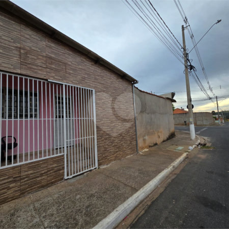 Casa com edícula no Abdelnur.