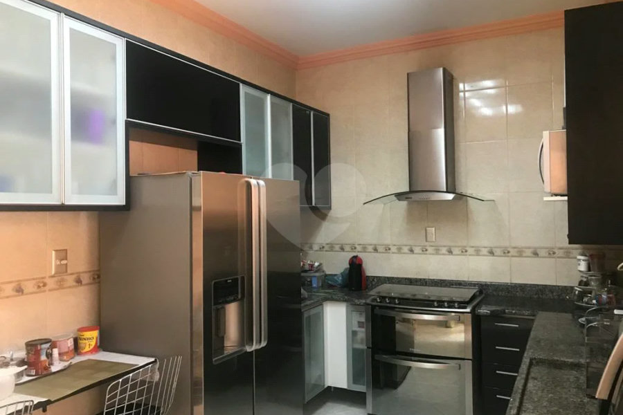 Casa à venda com 5 quartos, sendo 3 suítes, em Alto da Lapa, São Paulo, SP