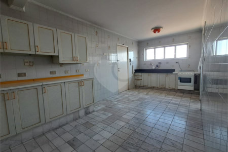 Imóvel de 141m² 3 quartos, 1 sendo suíte, retrofit no condomíno 1 vaga Paraíso
