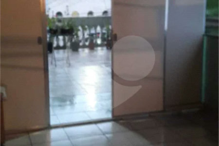 Sobrado à venda na Quarta Parada, para comércio ou residência, entre Alto da Mooca e Belenzinho