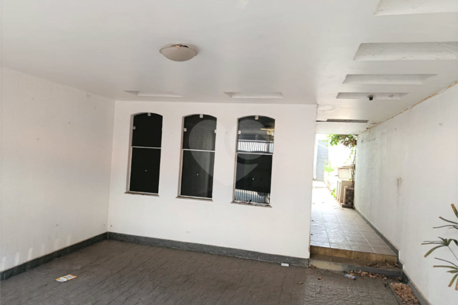 Oportunidade! Sobrado 3 Dorms/ 1 Suíte e 2 Vagas