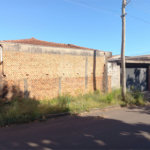 Casa térrea com 2 dormitórios.