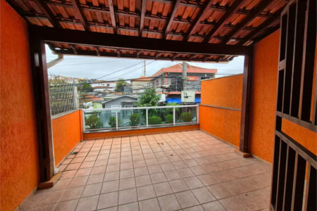 Sobrado à venda com 3 quartos, sendo 1 suíte, em Jardim Sarah, São Paulo, SP