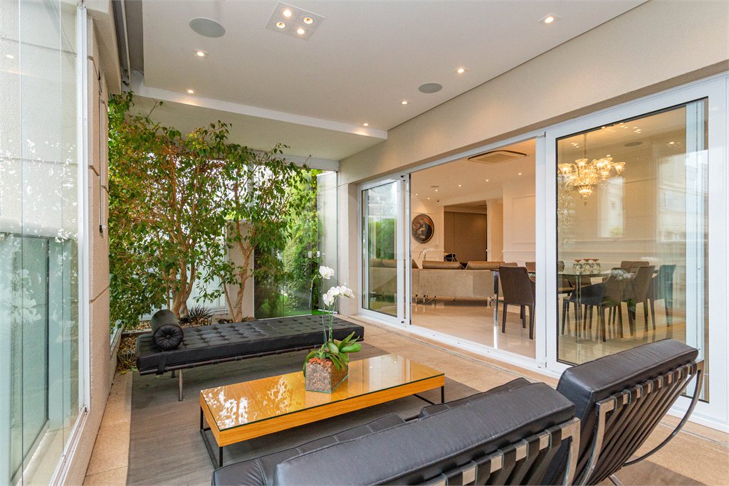 Apartamento à venda com 4 suítes em Vila Nova Conceição, São Paulo, SP