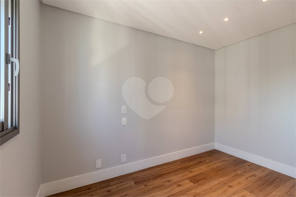 Apartamento para venda em Moema com 3 quartos, sendo 3 suítes, 2 vagas, 149 m²