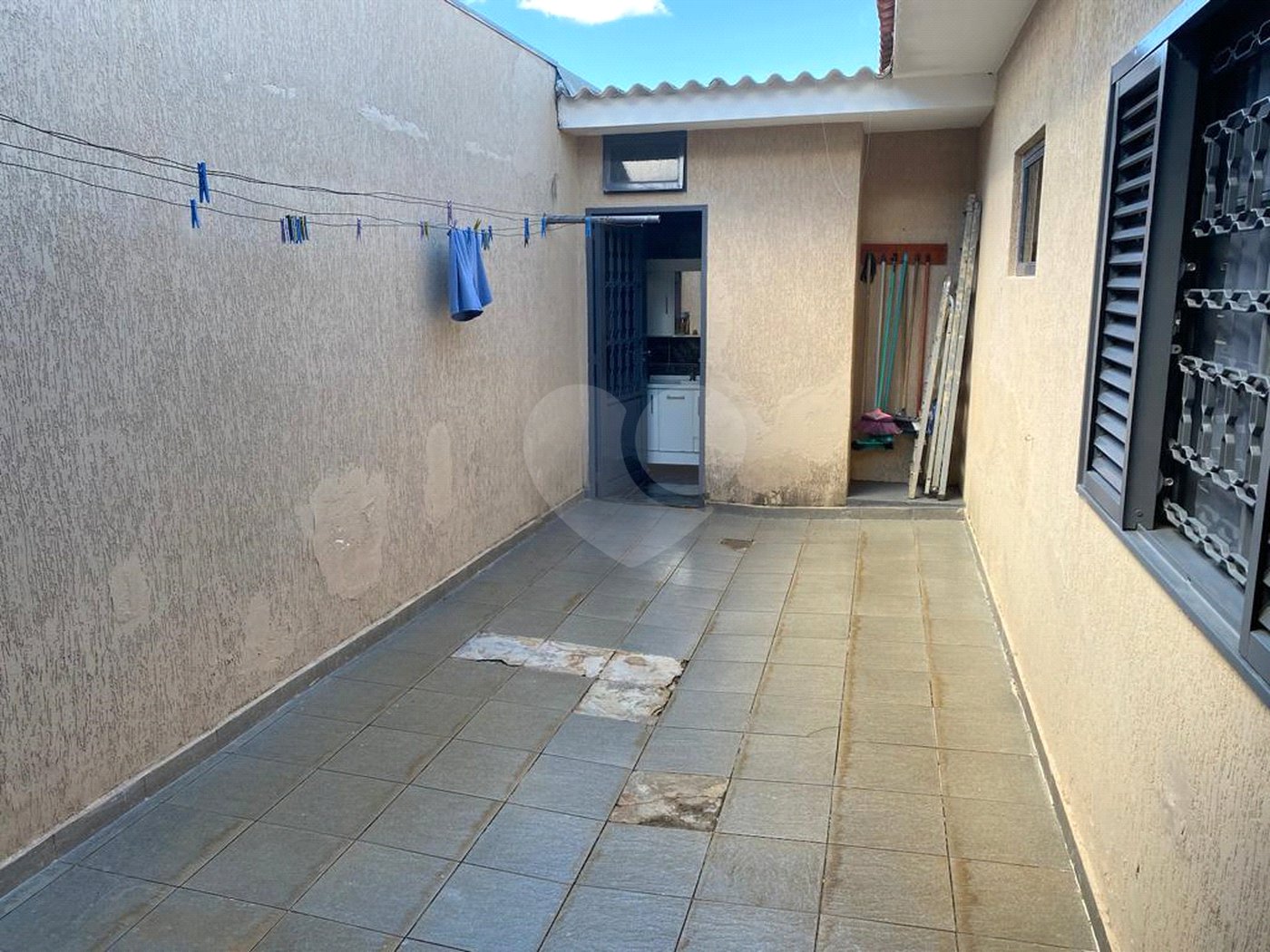 Vende-se excelente casa térrea próximo ao Estadio do Zuzão