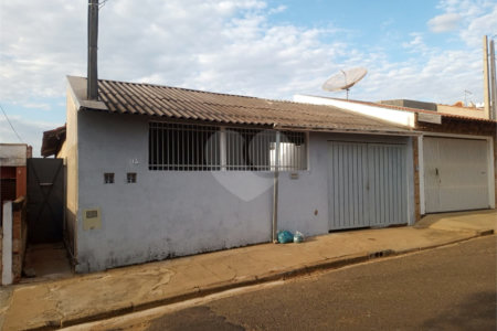 Casa térrea para venda, com 2 dormitórios.