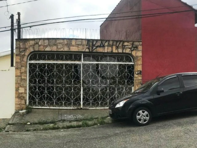 Sobrado à venda com 3 quartos em Vila Sacadura Cabral, Santo André, SP