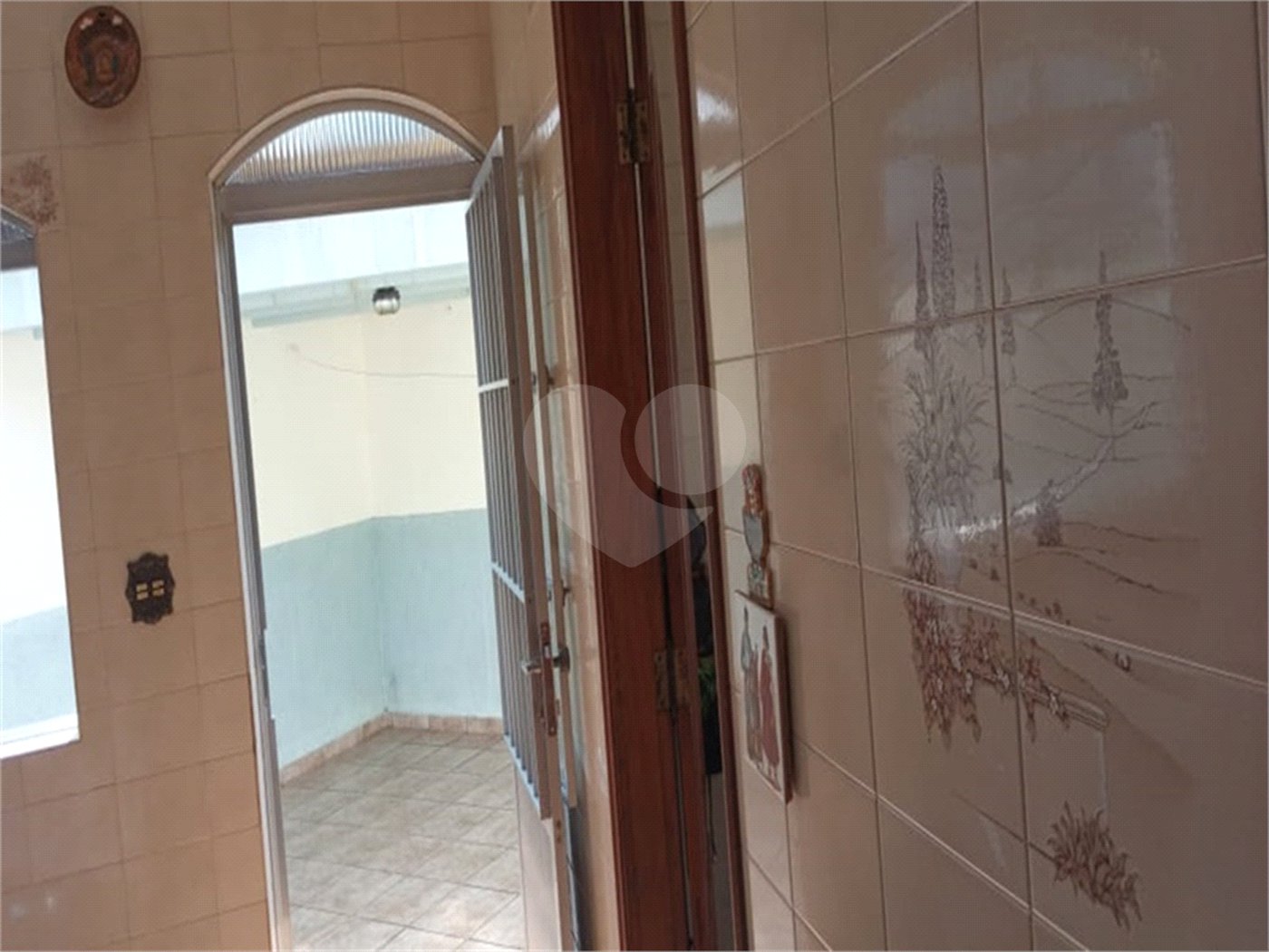 Bonita casa assobradada,no Bairro das Palmas do Tremembé, terreno com 14 X 50 e 350 área construída