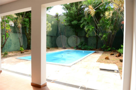Casa térrea em Araraquara/SP.