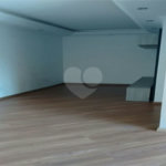 Apartamento à venda, com 1 quarto, armários, varanda, 1 vaga no Jaraguá em São Paulo