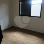 Casa em Atibaia com 3 dormitórios (1 suíte), sala 2 ambientes, piscina, 2 vagas de garagem, aceita financiamento