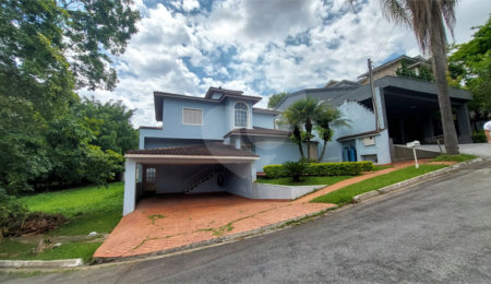 Casa à venda ou para alugar com 3 quartos, sendo 1 suíte,  no condomínio São Paulo II, Cotia - SP