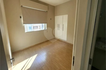 Apartamento à venda no bairro Barra Funda.