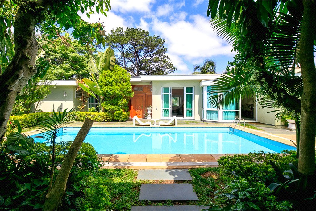 Casa Térrea à venda com 4 suítes em Jardim Marajoara, São Paulo, SP