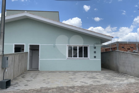 Casa 3 dormitórios - Condomínio MARF 3 - Bom Jesus dos Perdões
