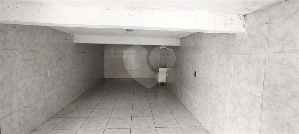 Casa com 180m², 3 dormitórios, 1 vaga, à venda na Vila Scarpelli em Santo André.