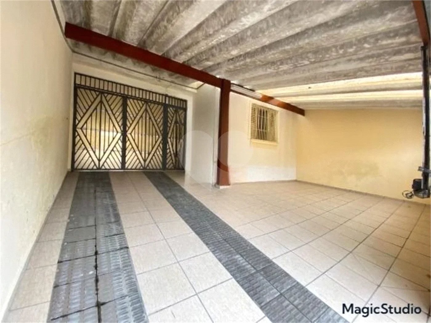 Casa com 224m², 3 dormitórios, 4 vagas, à venda na Vila Ema.