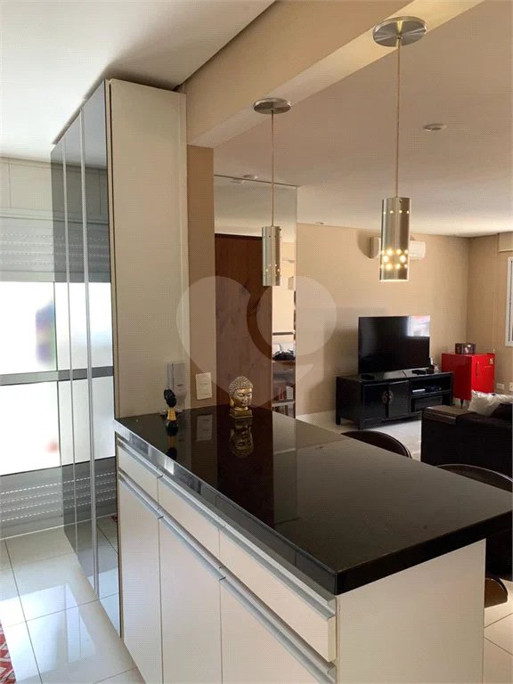 Apartamento á venda na Saúde com 75 m², com 3 dormitórios 1 suíte e 2 vagas de garagem