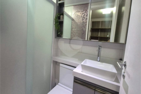 Apartamento com 69m² à venda na Moóca, 3 dormitórios, 1 suíte, 2 vagas, andar alto com vista livre, lazer completo