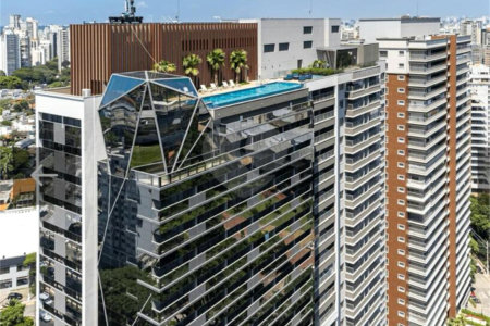 Apartamento com 2 dormitórios e uma suíte, mobilíado no Ibirapuera.