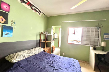 Sobrado espaçoso à venda com 220m² no Planalto Paulista