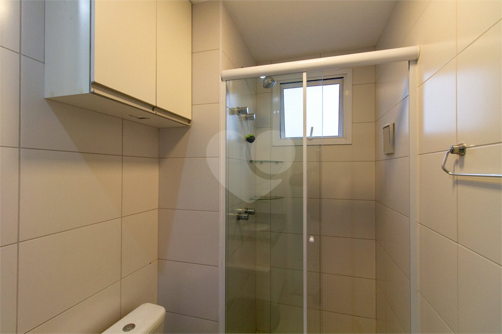 Apartamento com 02 dormitórios, sendo 1 suíte com 02 vagas de garagem