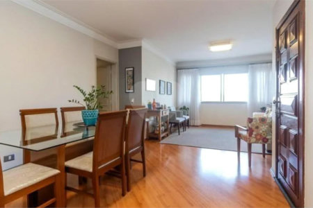 Apartamento à venda com 3 quartos, sendo 1 suíte, em Campo Belo, São Paulo, SP