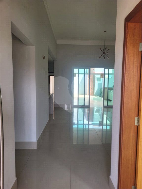 Indaiatuba- Condominio Maria Dulce-Venda e Locação - Terreno 300,00 ms - construido - 180,00 ms - Casa Terrea - 3 suites - escritório com ventilador, lavabo - cozinha com armários,forno, coifa e cooktop , ventilador - despensa - lavanderia com armarios- varanda gourmet com churrasqueira, quintal c