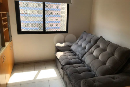 Apartamento mobiliado de 32m2 com 1 dormitório e 1 vaga para locação na Santa Cecília