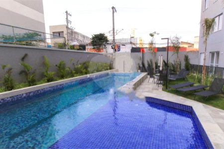 Apartamento de 38 m² com 2 dormitórios no Brás
