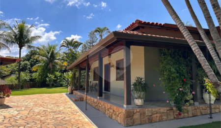 Casa à venda ou para alugar com 3 quartos, sendo 1 suíte,  no condomínio Recanto Florido, Vinhedo - SP