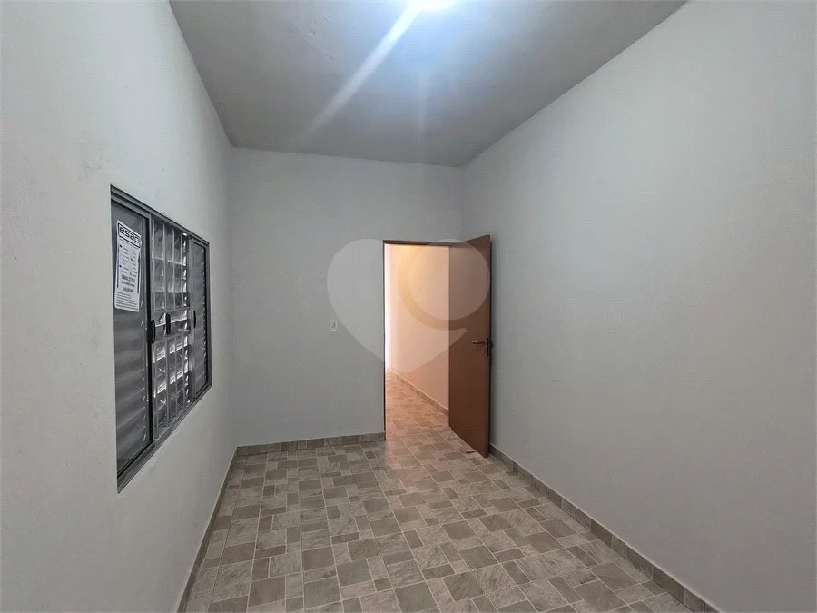 Casa para Locação no Jardim Pau Preto – Indaiatuba/SP - 3 dormitórios, quintal e garagem com portão manual