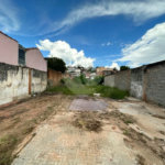 Terreno residencial com vocação comercial à venda no bairro Jaraguá. - 300 m² - 10x30 + acesso a área verde (50 m²)