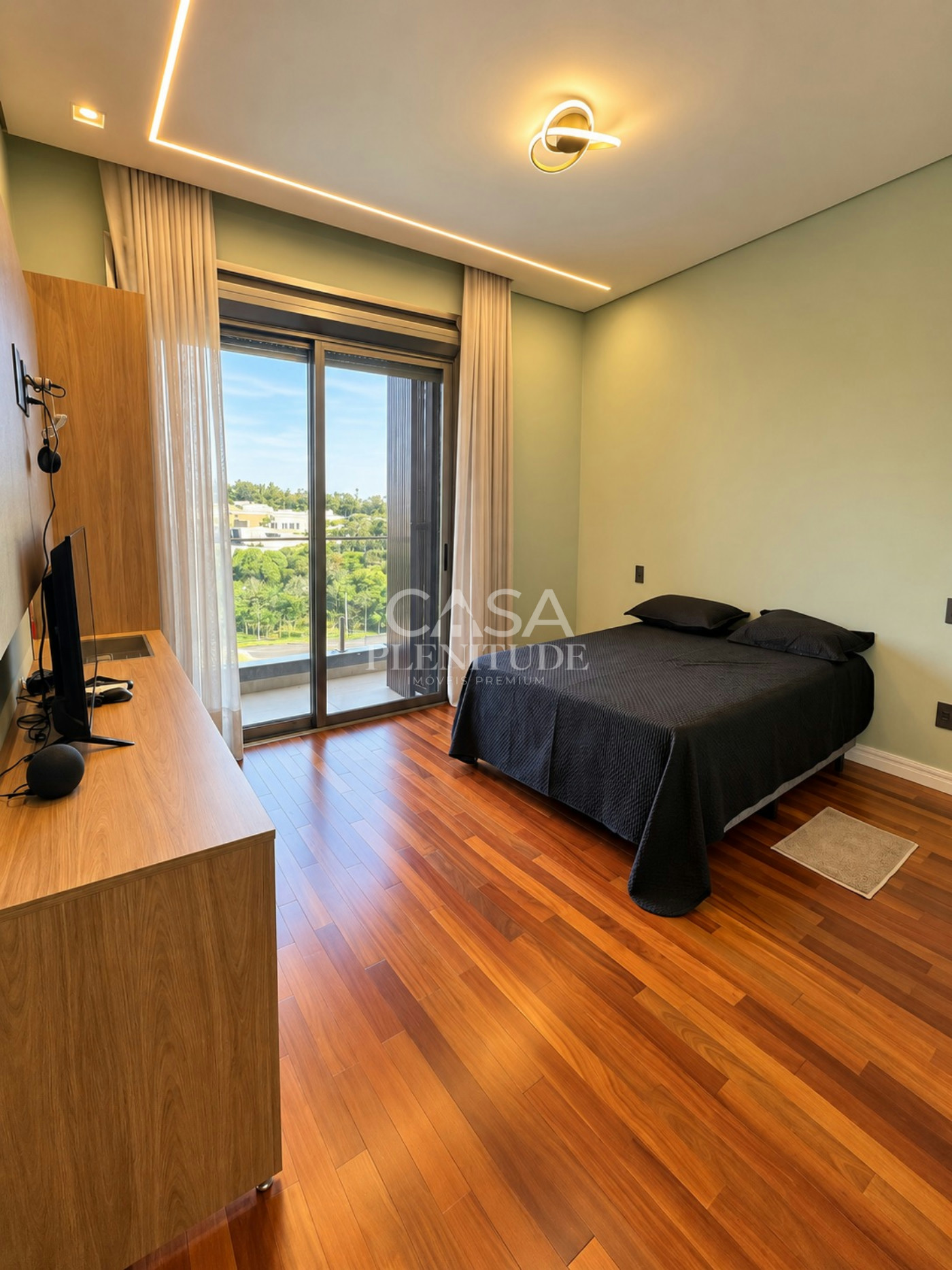 Casa nova no Saint Patrick com 926 m², 5 suítes, elevador e piscina aquecida, saúna em Sorocaba