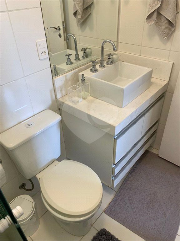 Apartamento á venda na Saúde com 75 m², com 3 dormitórios 1 suíte e 2 vagas de garagem