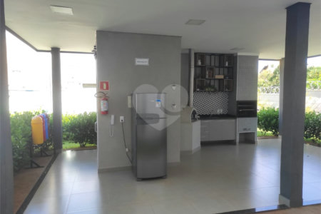 Apartamento no Condomínio Ipê Branco .